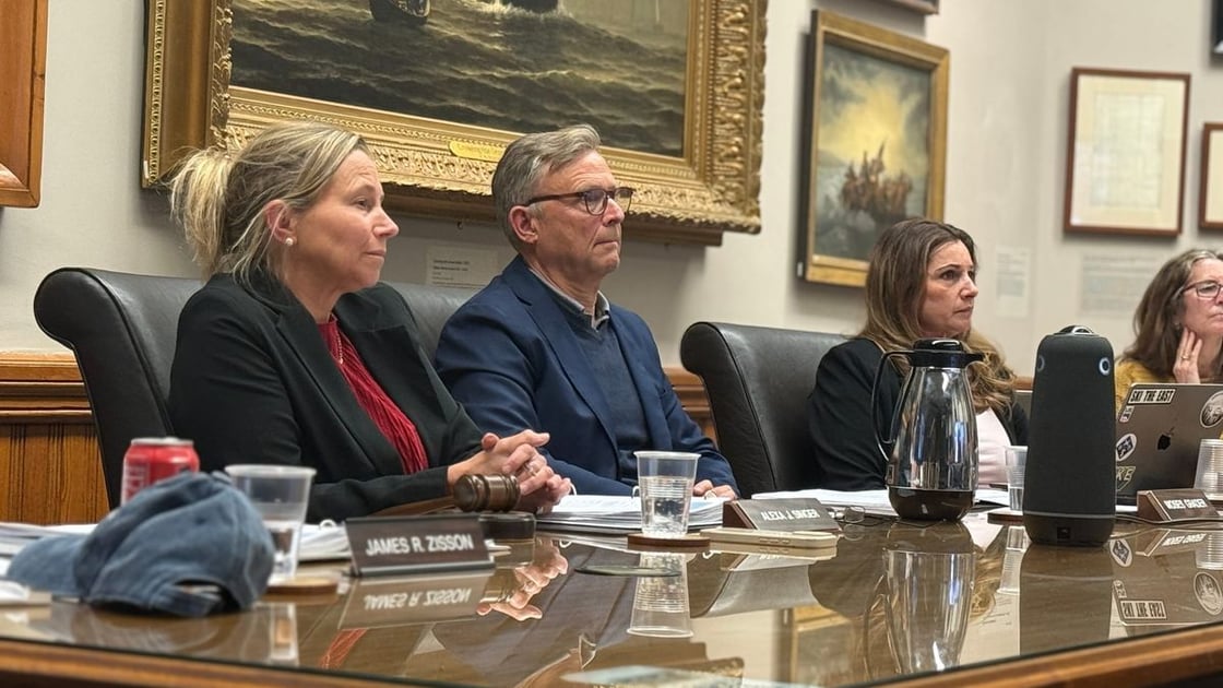 07 - NEWS ANALYSIS Marbleheads override questions will test two theories of how voters say yes