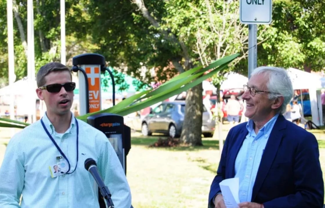 0F87F1E7-01FA-495B-8FB8-7CD98A4C3536