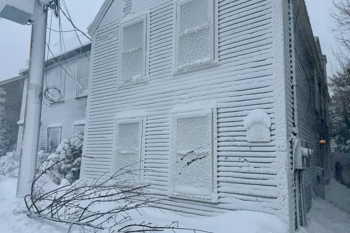 Screenshot 2026-02-27 at 22-39-04 Blizzard conditions grip Marblehead bringing high winds and compacted snow