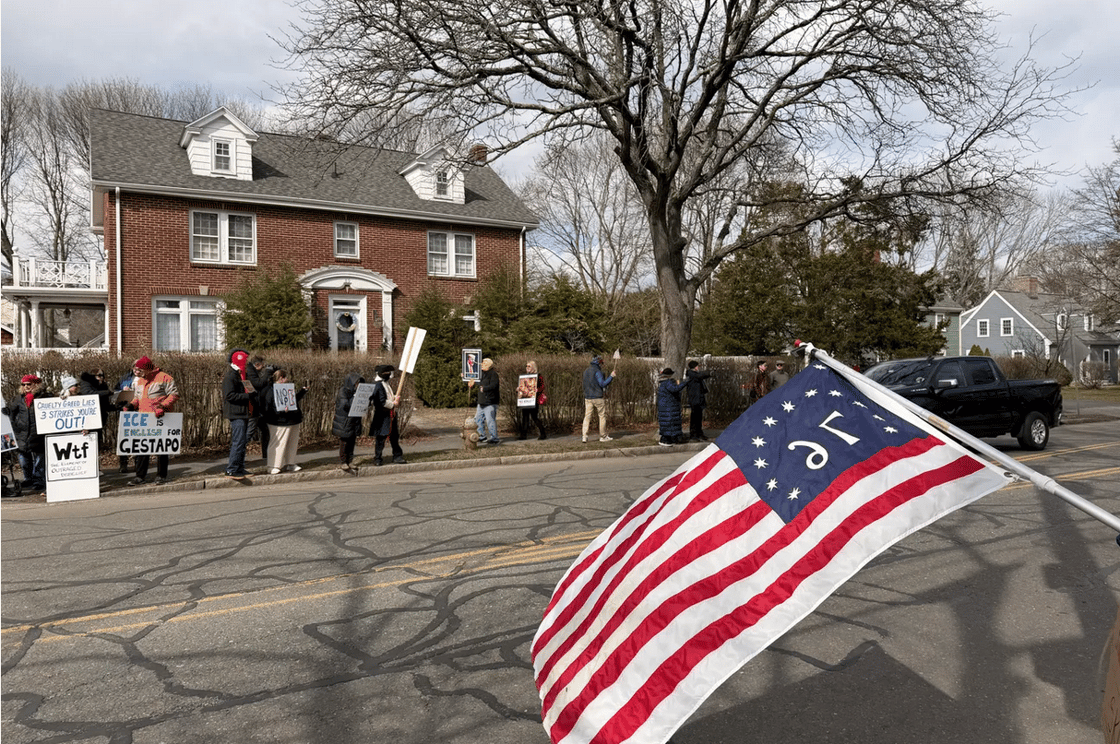 Screenshot 2026-04-04 at 22-38-48 Hundreds rally in Marblehead as No Kings protests sweep the nation